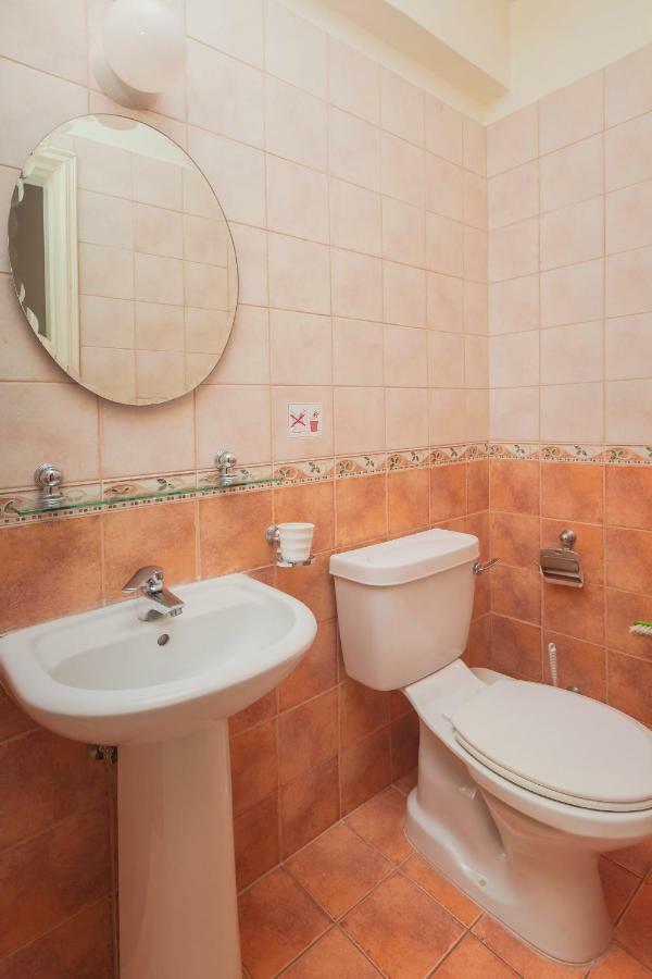 Thekla Court Apartment *